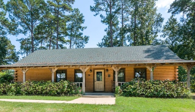 Rose Hall at Tall Timbers Retreat! Seats 65