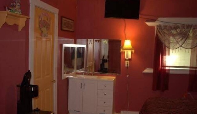 Rose Red in Rustic setting