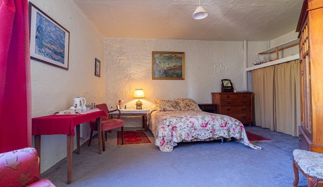 Rose Room with Pool and Garden