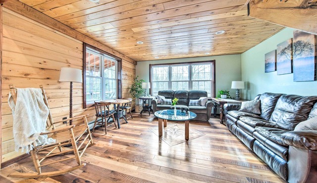 'Rose Valley House': Yard, Deck + Game Room!