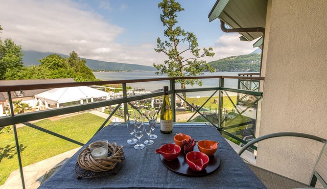 Roseaux du lac 207 - Duplex avec balcon et superbe vue sur le lac