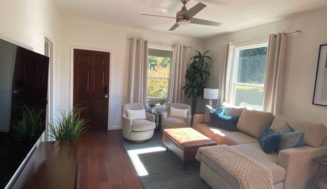 Rosebud: Charming 2-bedroom home in Pasadena