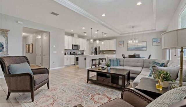 Rosedale Golf & Country Club 4 BEDROOM Single Family w/2-car Garage! Gated!