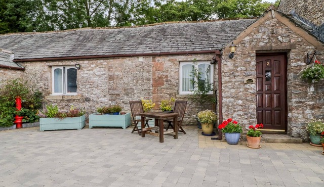 ROSEGARTH COTTAGE, pet friendly, character holiday cottage in Newby