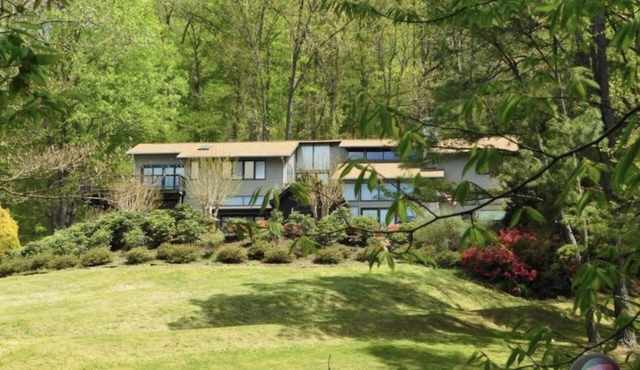 Roseland, VA. Private mountain retreat on 63 acres.