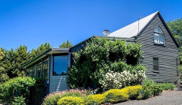 Rosella Gardens Spa Fireplace Firepit