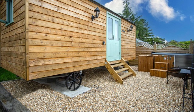 Rosemary - 1 Bedroom Shepherd's Hut - Amroth