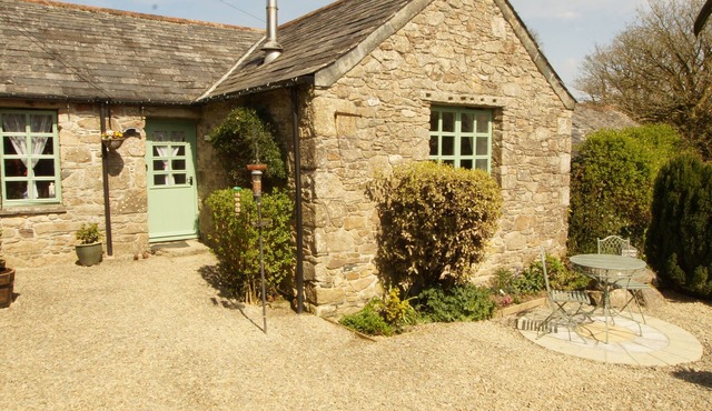 ROSEMARY Cottage - Spacious Cottage with Pretty Garden Views, Dog Friendly