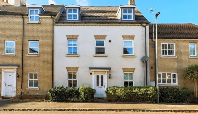 Rosemary Retreat: beautiful home with parking