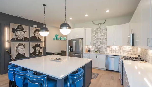 Rosemary & Wine: Chic Nashville Retreat! Minutes from Downtown Nashville!