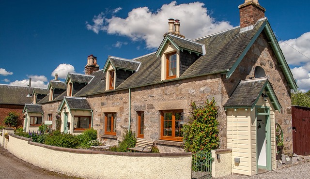 Rosemount Cottage ONE - traditional highland cottage