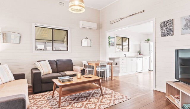 Rosena - The Classic Beach House - 5 Cashmore Street