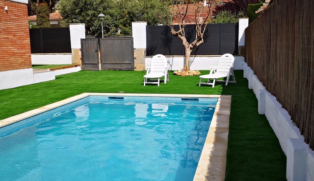 ROSERS - House with private pool, barbecue 20 minutes Barcelona