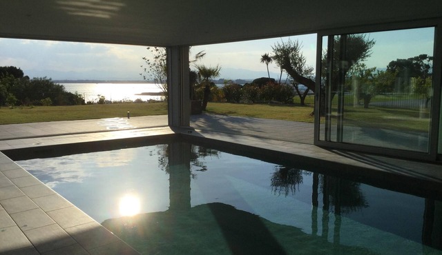Roses: Magnificent contemporary villa with an indoor pool