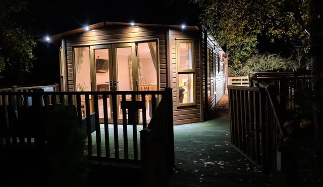 Rosewood Lodge with Hot Tub - Bockenfield and Felmoor Country Park