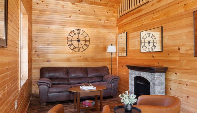 Rosewood Villa #19, Brand new 2 bedroom log cabin