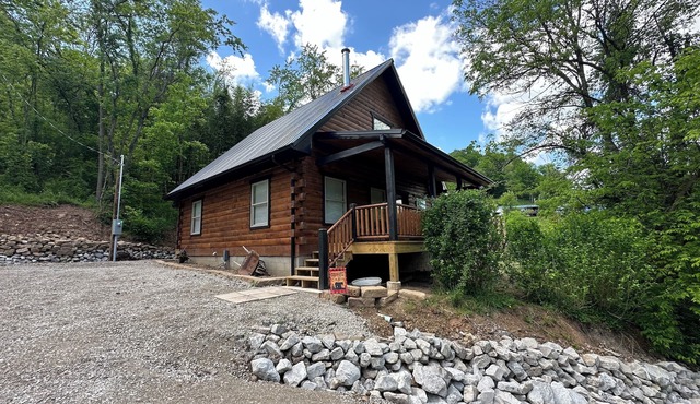 Rosie's Cabin is an authentic log cabin located just 10 minutes from Charleston.