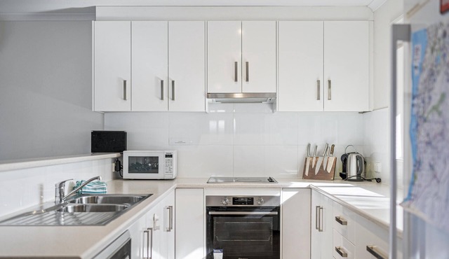 Rosie's ~ Port Willunga - Comfy Seaside Retreat in Peaceful Port Willunga | Pets Negotiable