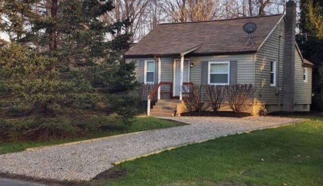 Rosko Ranch 1/4 mi from Lake Erie. Minutes from wineries & GOTL