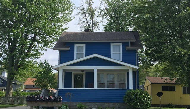 Ross J. Lomas 1927 House, Sleeps 9