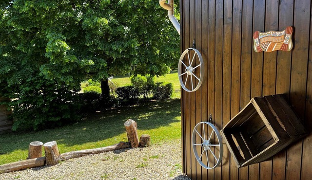 Rossignol, wooden cottage in the Hameau des Laurières