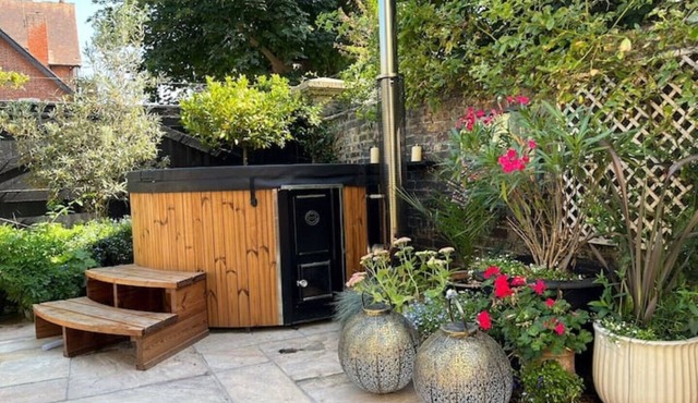 Rossland house - elegant and spacious seaside home