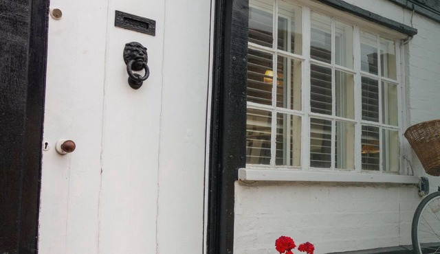 Rother Street Cottage by Oracle