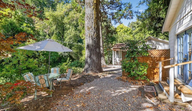 Rouge Cobb Mountain Hotel - Cabin 2