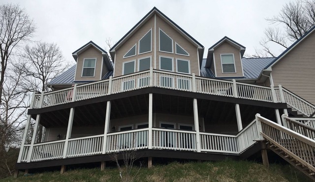 Rough River Lake House conveniently located by Axtel Marina and Nicks Boat Dock