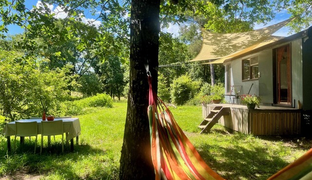 Roulotte Confortable Avec Vue Imprenable, Hamac et Sanitaires Séparés