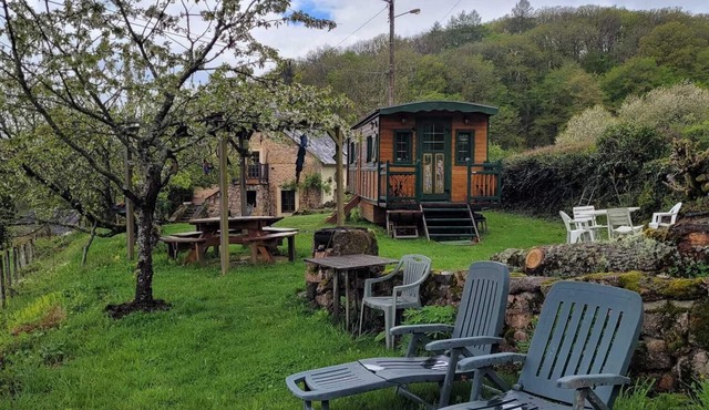 Roulotte de charme Burgundy Morvan regional nature park