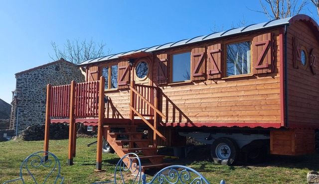 Roulotte de Charme Dans le Cantal en Auvergne
