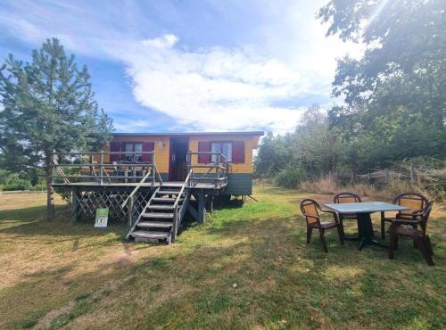 Roulotte pittoresque 4 pers avec animaux admis, draps et ménage inclus - FR-1-496-308