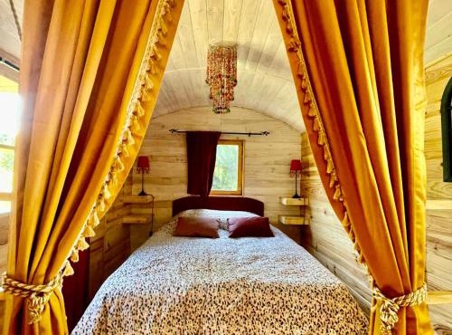 Roulotte insolite en pleine forêt- Domaine Temali