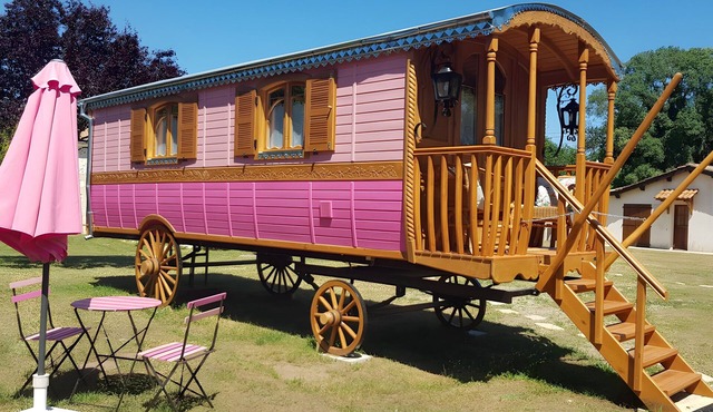 Roulotte o Bois d'mon cœur – Au Bois Joli, charmante escapade à Bussac Forêt