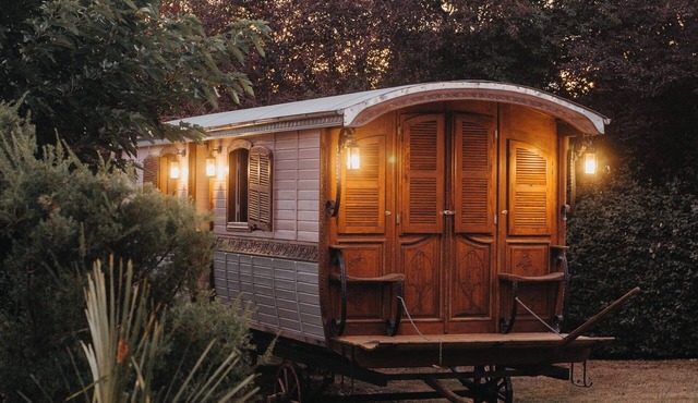 Roulotte - Parking - Swimming pool access - Near Bergerac - Wifi - Terrace