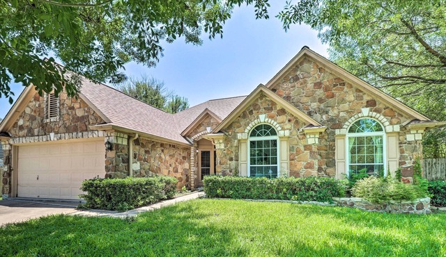 Round Rock Family Home: Large Yard, By Trails