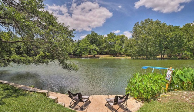 Round Rock Lakefront Home w/Water Toys & Fire Pit