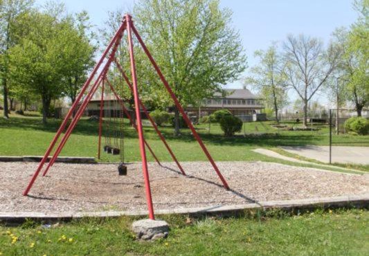 Round Top Two-Bedroom Cottage 8
