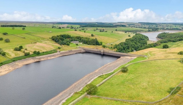 ROUNDHILL COACH HOUSE - set in a stunning location in the Yorkshire Dales