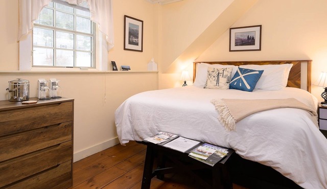 Roundtop Mountain+Breakfast @the Brass Lantern inn