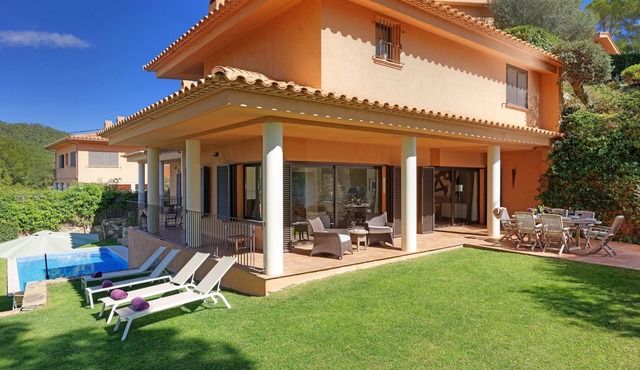 ROURE-house with swimming pool-Tamariu-Costa Brava