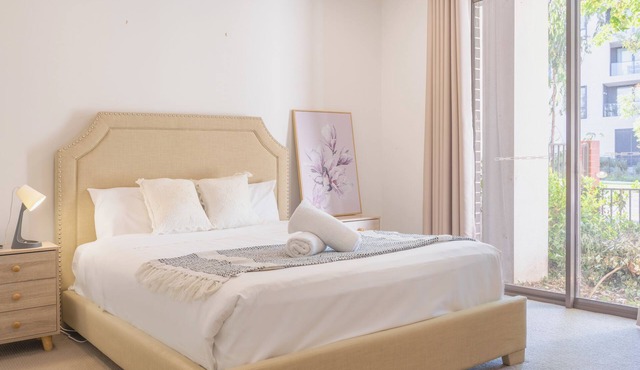 Rousehill/4Br/Near train station/near shopping/park/swimming pool/