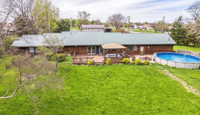 Route 66, 5+ Acres with a pool, Birthday & Events