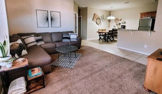 Route 66 R&R – 3 bedroom home right off Historic Route 66