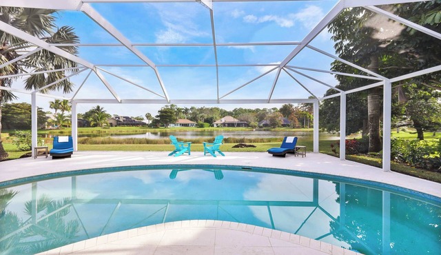 Rovigo 4BR Home Pool & Lake View 5 miles to DT