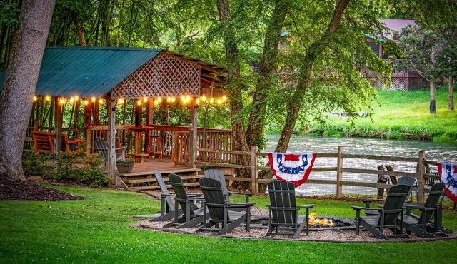 Row Harder- Pet Friendly | Screened Porch | Riverside| Guest House