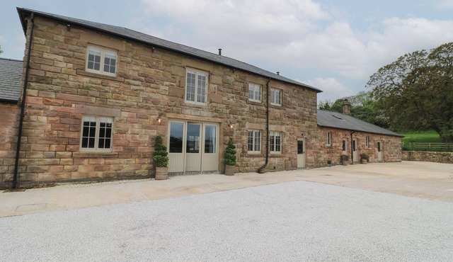 ROWAN COTTAGE - FOLD YARDS, family friendly in Alderwasley