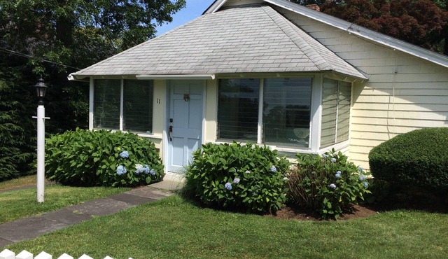 Rowayton Bungalow- Last Min Special 650 June 5,6,7 !