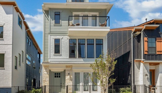 Rowlett Gorgeous Three-Story Lakehouse with Views!